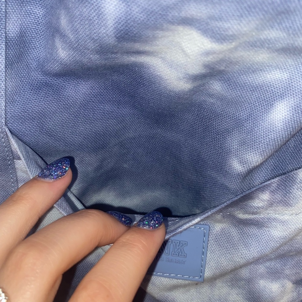 BRAND NEW VS PINK BLUE TIE DYE TOTE BAG - Picture 3 of 8